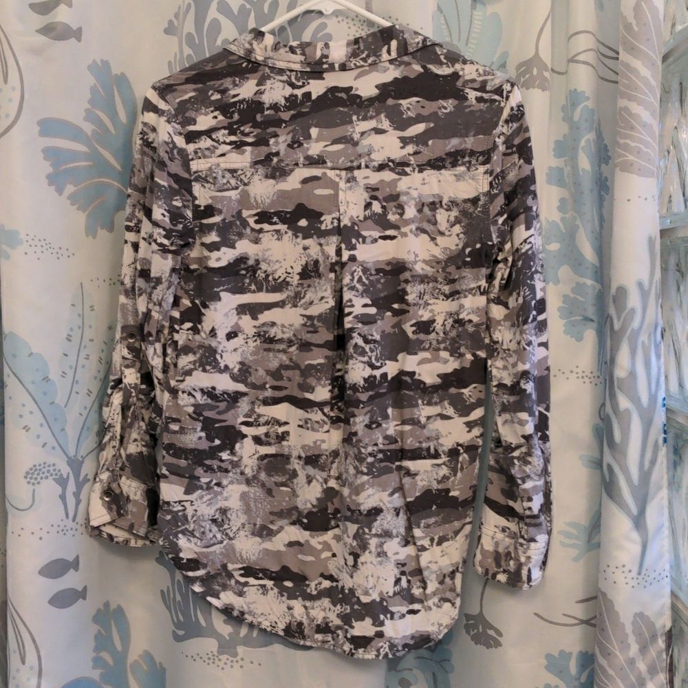 2 for $20 Rock & Republic Snow Camouflage Rayon L/S Shirt Blouse Size S - Picture 2 of 9